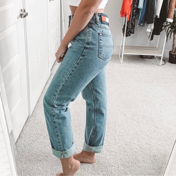 Tommy Hilfiger Vintage High Waisted 90s Mom Jeans - Picture 3 of 7